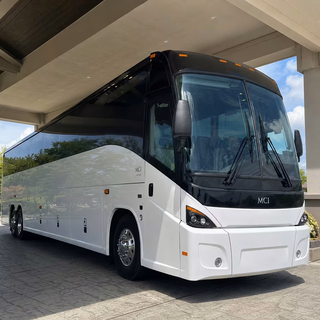 tufts and college group charter bus rentals in somerville